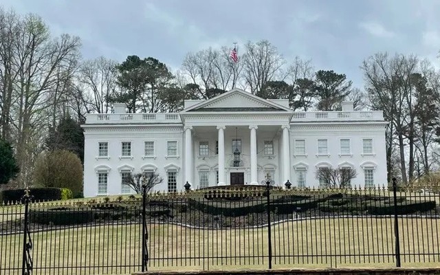 Gia đình gốc Việt rao bán 'bản sao' Nhà Trắng giá 35 triệu USD