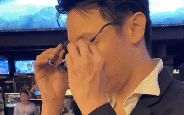 Showbiz Việt có 1 cái tên bí ẩn: Đang đẹp trai lẫy lừng bỗng trở nên hốc hác rồi cạo đầu, giờ sống ra sao?