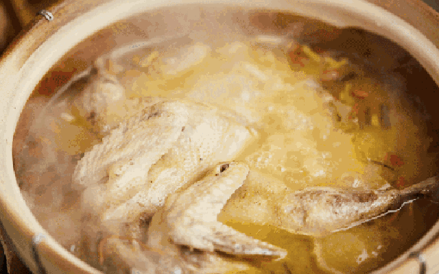 1 thói quen nấu nướng làm tăng nguy cơ mắc ung thư cho cả gia đình, đặc biệt là trẻ em