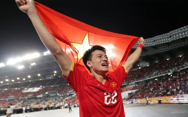 Năm rực rỡ của bóng đá Việt Nam