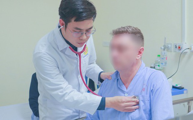 Đang chơi pickleball, người đàn ông nước ngoài ngừng tim