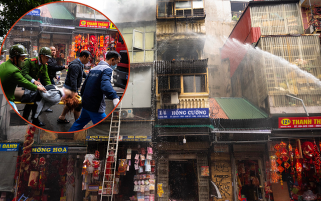 Hà Nội: Cháy lớn trên phố Hàng Mã ngày cuối năm, đôi nam nữ liều mình nhảy từ tầng cao thoát thân