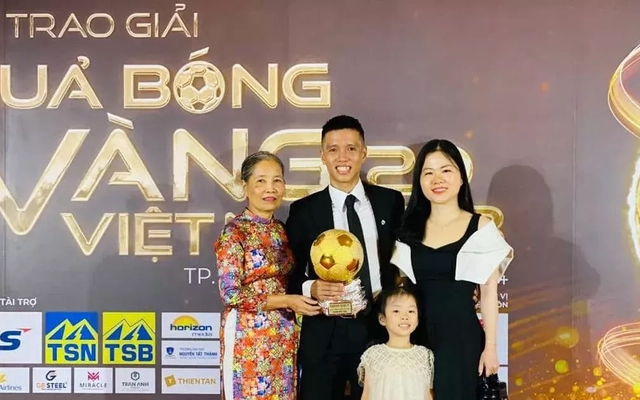 Quả bóng vàng Phạm Đức Hòa giải nghệ: Cảm ơn huyền thoại futsal Việt Nam