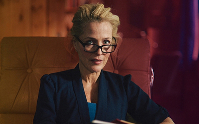 Xem phim Sex Education, tôi hoang mang tột độ khi nhớ lại phản ứng của con trai trên mâm cơm