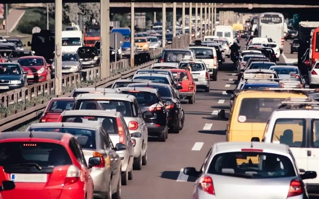 Châu Âu xem xét điều chỉnh lệnh cấm ô tô động cơ đốt trong