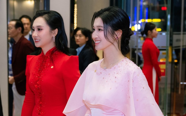 Á hậu Phương Nhi và chị dâu Bùi Lan Anh đọ sắc trong một khung hình: Con dâu nhà tỷ phú quá đẹp!