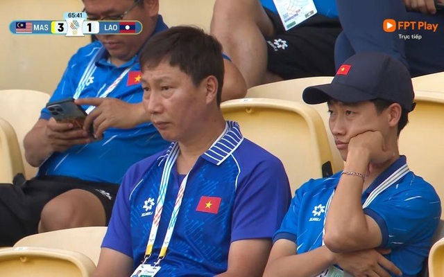 U22 Việt Nam bị Malaysia đẩy vào thế khó, HLV Kim Sang-sik lo lắng ra mặt