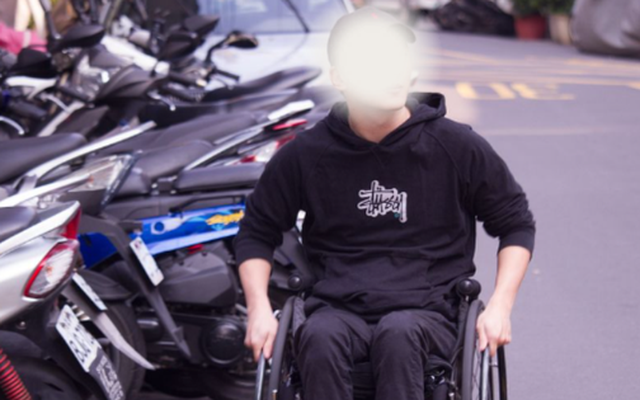 Đưa 185 tỷ đồng tiền đền bù bảo hiểm cho cha mẹ giữ hộ, người con tàn tật chết lặng khi phát hiện ra sự thật