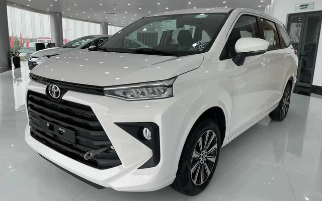 Xe 7 chỗ Toyota giảm giá, chi 500 triệu đã mang được xe về nhà