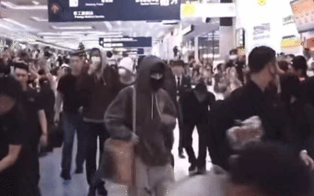 Danh tiếng khủng khiếp của mỹ nam mới nổi 4 tháng: Về nhà trong sự reo hò, cả thành phố ùa ra đón như đỉnh lưu thế giới