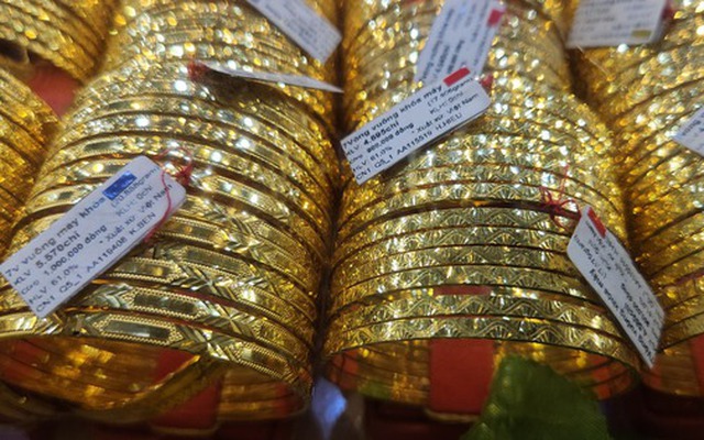 Giá vàng hôm nay 7-12: Dự báo tiếp tục tăng