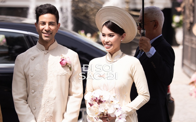 Tiên Nguyễn giật mình che mặt khi nghe mẹ tỷ phú dặn dò 4 chữ giữa lễ cưới