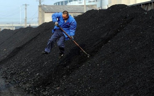 Cơn sốt 'vàng đen' trở lại sau 4 năm chạm đáy: 2 quốc gia chủ chốt BRICS tranh thủ gom hàng giữa lúc rét đậm, giá phục hồi mạnh