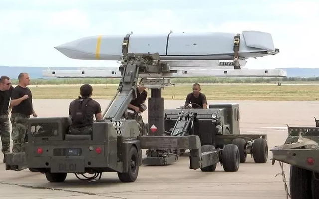 Mỹ chấp thuận bán 100 tên lửa hành trình JASSM-ER cho Ý