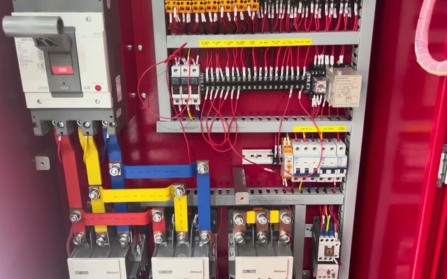 Người đàn ông nhận được hóa đơn 74 triệu đồng tiền điện chỉ trong 1 tháng: Thợ điện cắt thử 3 sợi dây, phát hiện điều không ngờ suốt 6 năm qua