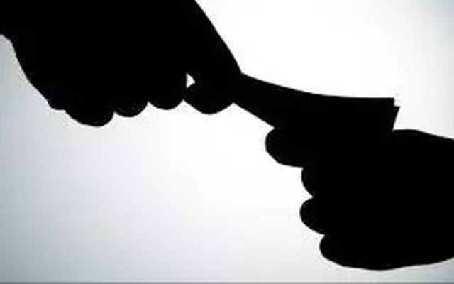 Kỷ luật Phó Đội trưởng Quản lý thị trường nhận 4 triệu của doanh nghiệp