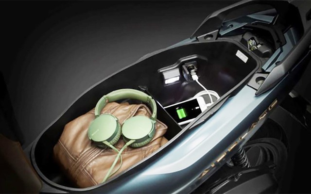 10 thứ không nên bỏ vào cốp xe máy