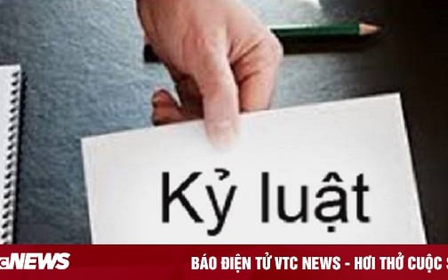 Cách chức Phó Công an thị xã ở An Giang vào khách sạn với vợ người khác