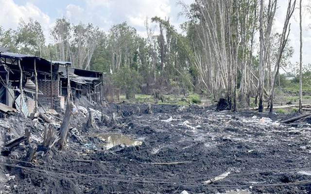 TPHCM: Bắt giam chủ cơ sở luyện nhôm tái chế đổ hơn 100 tấn chất thải ra môi trường