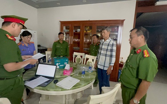 Khám xét chỗ ở của ông Nguyễn Thành Sua và bà Phan Thị Thanh Thúy