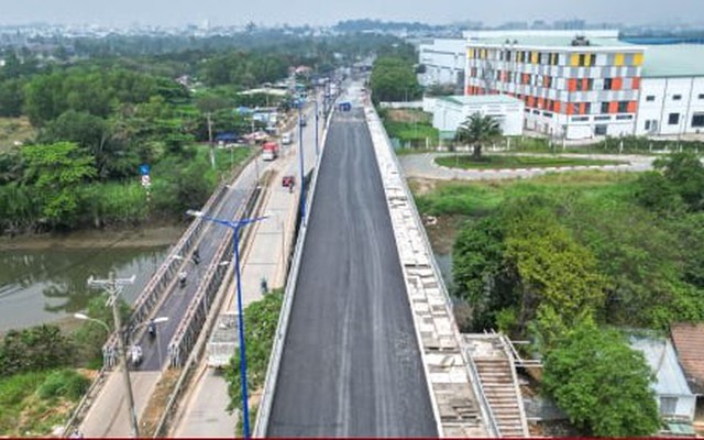 Cận cảnh cầu 700 tỷ đồng 'giải cứu' kẹt xe ở cửa ngõ phía Đông TP.HCM