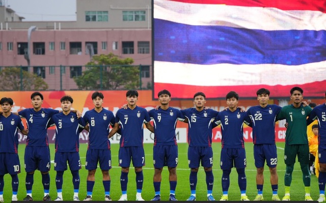 Bị loại sớm, HLV Thái Lan buồn bã nói: “Chúng ta không thể mắc sai lầm như thế này”