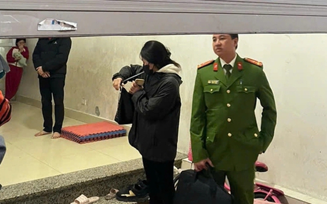 Vụ bé gái 5 tháng tuổi tử vong ở Hà Nội: Phụ huynh đang gửi con tại cơ sở trông trẻ nói gì?