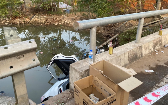 Thông tin mới nhất vụ ô tô lao xuống mương khiến 7 người chết ở Nam Định