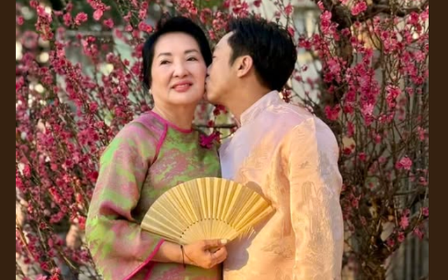 CEO Nguyễn Quốc Cường đăng ảnh bên "tình yêu lớn nhất cuộc đời", ai cũng nhắc khéo 1 điều cảm động