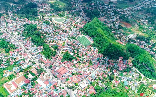 Đây là thị xã được thành lập vào mùng 4 Tết Ất Tỵ, có diện tích rộng hơn 3 tỉnh