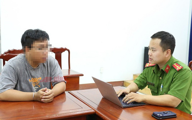 Sự thật bất ngờ vụ công an "rởm" đi xe biển xanh vào trường bắt sinh viên