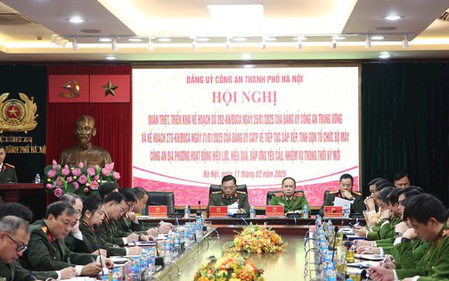 Kết thúc hoạt động 30 công an cấp huyện: 10 cán bộ cấp trưởng xin giữ chức vụ thấp hơn