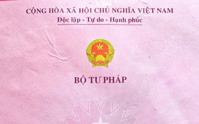 Em gái 17 tuổi mượn tên để đăng ký kết hôn, chị bỗng có ‘2 chồng’ suốt 11 năm