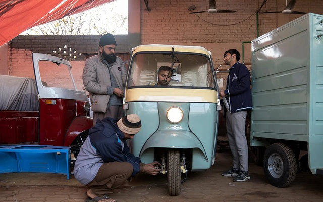 Không mua ô tô điện giống bất kỳ ai, người dân ở đây "chơi lớn" với mẫu xe điện độc đáo: Giá chỉ 90 triệu