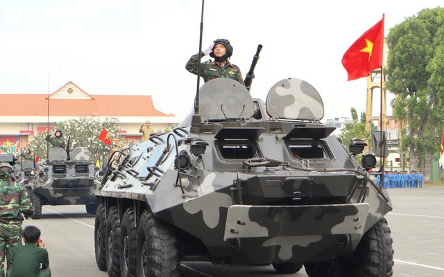 Choáng ngợp Lễ ra quân của lực lượng quân đội, công an TP.HCM: 3.200 người cùng hàng loạt xe bọc thép