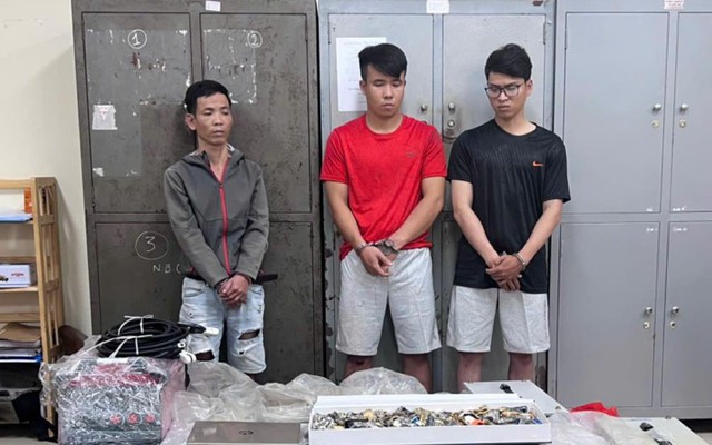 Đối tượng trộm gần nửa tỉ trong đêm mùng 2 Tết ở Đồng Nai đã bị bắt, khám nhà thấy hàng trăm đồng hồ