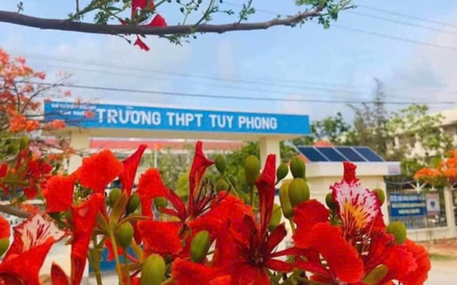 Yêu cầu tạm đình chỉ công tác thầy giáo bị tố "khiến nữ sinh mang thai"