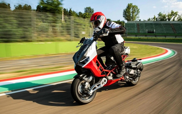 Các xe máy độc lạ ra mắt Việt Nam năm 2024