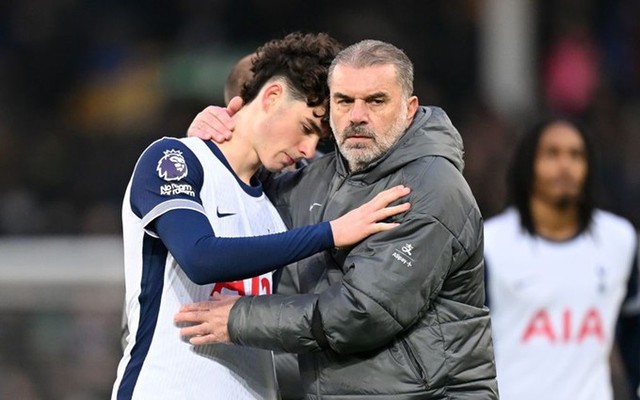 Postecoglou có 2 tuần để cứu chiếc ghế ở Tottenham