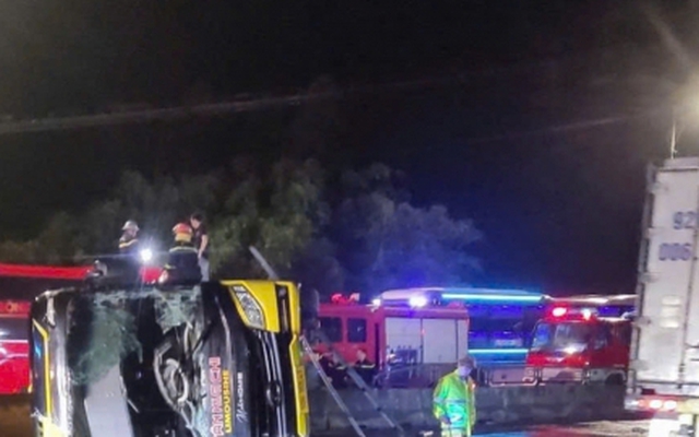 Vụ lật xe khách ở Phú Yên: Tài xế thiếu bằng lái, trách nhiệm chủ xe đến đâu?