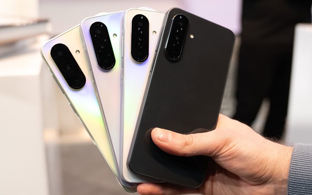 Quyết định kỳ lạ của Samsung khiến người dùng cảm thấy S24 Ultra cao cấp giờ "lỗi thời" hơn cả máy rẻ tiền