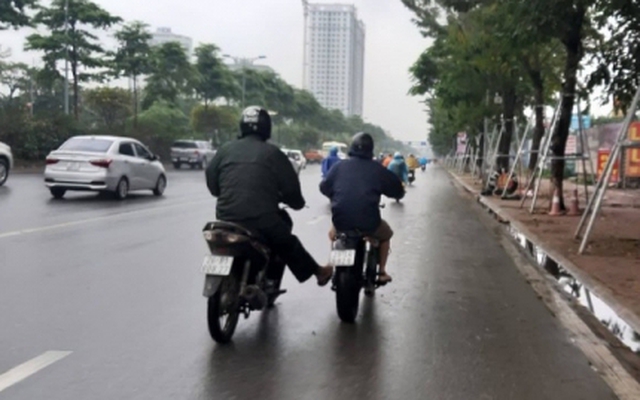 Điều khiển xe để đẩy xe của người khác có bị phạt?