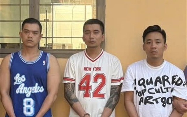 Bộ Công an thông tin vụ bắt 3 đối tượng truy nã đặc biệt nguy hiểm đang trốn trong một lán trại