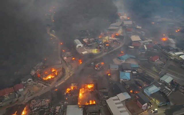 Thảm họa cháy rừng Hàn Quốc bước sang ngày thứ 5: 10.000 lính cứu hỏa vẫn không dập được lửa, số người chết tiếp tục tăng, di tích ngàn năm chỉ còn lại tro tàn