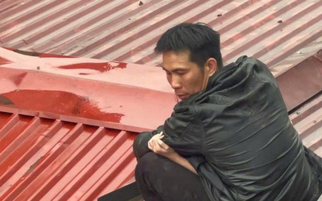 Vụ bé gái bị gã đàn ông cầm 2 dao khống chế: Nghi phạm trước đó đã "bắt cóc" 1 nam thanh niên