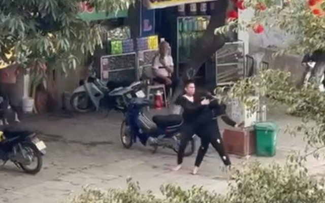 Công an điều tra vụ nam thanh niên bị chém 'xối xả' trên phố