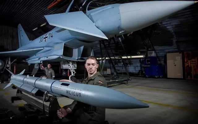 Vì sao tên lửa Meteor có mức giá siêu đắt được so sánh 'làm bằng vàng'