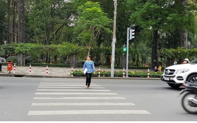 Ô tô không nhường đường cho người đi bộ có bị phạt không?