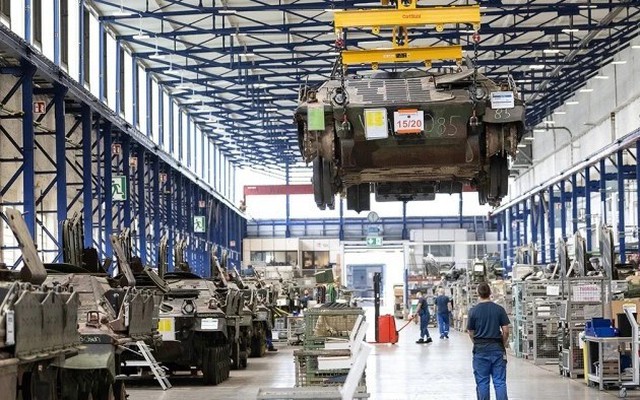 Các công ty quốc phòng lớn của Mỹ đối diện thảm họa