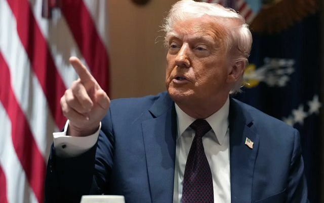 Nóng: Ông Donald Trump tuyên bố về việc áp thuế đối ứng lên "mọi quốc gia"